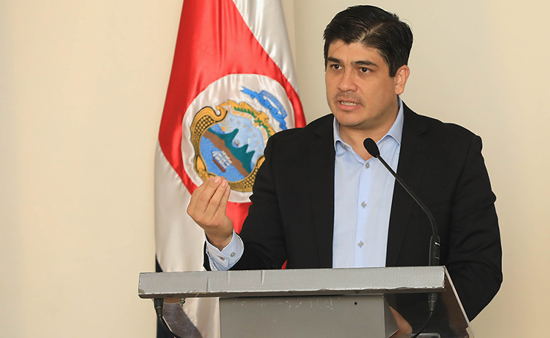 3 junio: ¿Cuáles son los márgenes de maniobra del gobierno de don Carlos Alvarado, percibido como bueno o muy bueno sólo por la quinta parte de la población?. Con Sergio Araya 