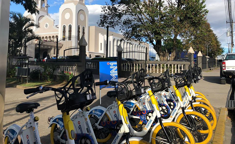 3 enero: Un promedio de 500 viajes diarios en bicicletas forman parte de los registros de OMNi. Los retos de la movilidad personal y pública en nuestro país, con Nayid Aguilar.