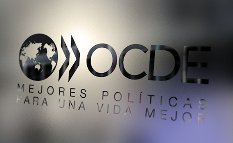 15 de mayo: Costa Rica se convierte en el miembro número 38 de la Organización para la Cooperación y el Desarrollo Económicos. Con Carlos Alvarado, Laura Chinchilla, Luis Guillermo Solís y Víctor Umaña.