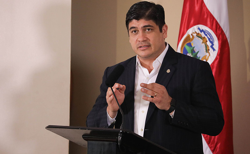 15 julio: Carlos Alvarado asumió la presidencia de la república con un panorama fiscal complicado, dos años más tarde la coyuntura es aun más complicada pero el optimismo no se pierde. Con él conversamos en Hablando Claro.