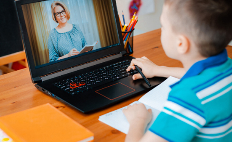 4 agosto: Es poco probable restablecer clases presenciales lo que resta del año y para el 2021 la educación podría perfilarse como un modelo híbrido entre la actividad presencial y la virtual. Con Isabel Román.