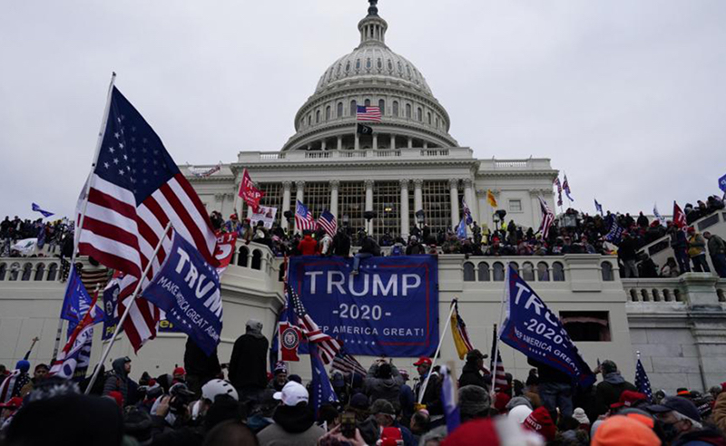 8 enero: Trump quedó finalmente desarmado, varios de sus más importantes aliados se apartaron de él luego de los incidentes en el Capitolio. Con Kevin Casas.