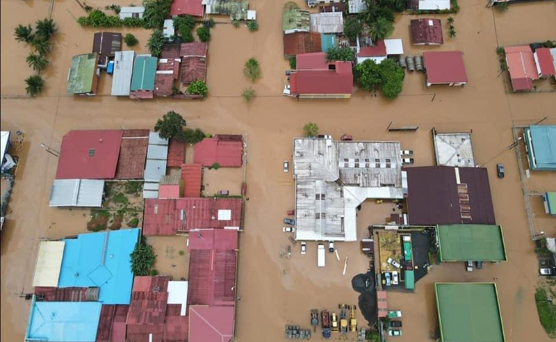 27 julio: Los destrozos provocados por las lluvias desde el jueves están aún lejos de dimensionarse.