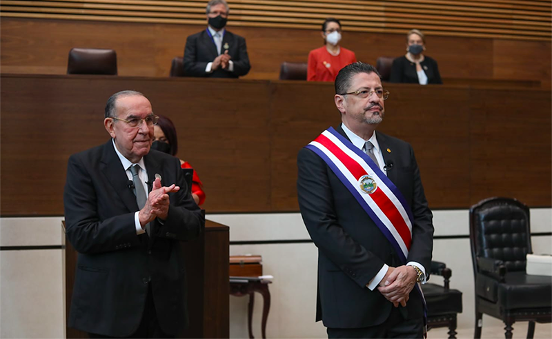 24 mayo: Responsabilidad en un momento país complicado desde la silla presidencial del Congreso. Con Rodrigo Arias. 