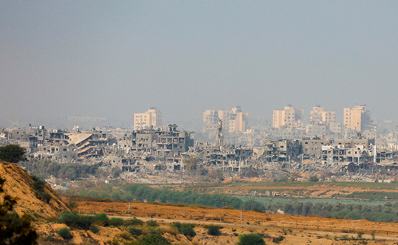 15 noviembre: Guerra en Gaza: bombardeos, invasiones terrestres y la muerte de civiles y rehenes. Con Carlos Cascante.