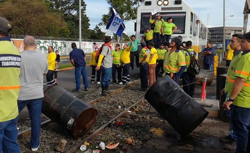 11 Setiembre: Analizamos la conducción sindical del movimiento y la gestión del gobierno del Presidente Carlos Alvarado en este primer día de huelga, con Gustavo Araya y Saúl Buseta